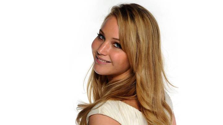 Jennifer Lawrence Cute Smiling Looking Back N Back Pose